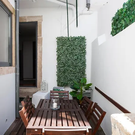 Apartament Alfama Terrace With Authentic Xviii Tiles And Historic Notes 3 Bedrooms & 2 Bathrooms Ac