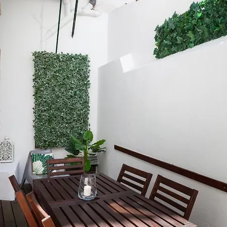 Alfama Terrace With Authentic Xviii Tiles And Historic Notes 3 Bedrooms & 2 Bathrooms Ac Apartman *