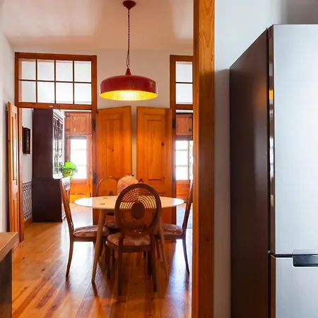 Alfama Terrace With Authentic Xviii Tiles And Historic Notes 3 Bedrooms & 2 Bathrooms Ac Apartament *