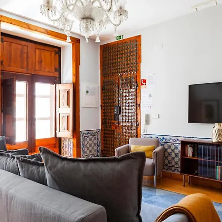 Alfama Terrace With Authentic Xviii Tiles And Historic Notes 3 Bedrooms & 2 Bathrooms Ac Apartament *