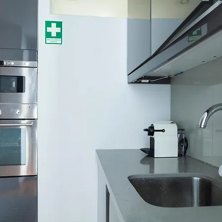 Apartman Alfama Terrace With Authentic Xviii Tiles And Historic Notes 3 Bedrooms & 2 Bathrooms Ac