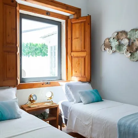 Alfama Terrace With Authentic Xviii Tiles And Historic Notes 3 Bedrooms & 2 Bathrooms Ac Apartamento *