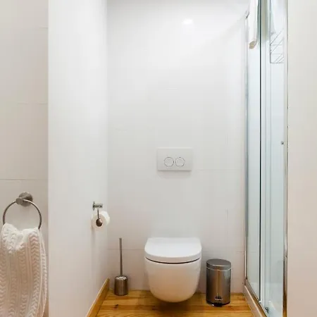 Alfama Terrace With Authentic Xviii Tiles And Historic Notes 3 Bedrooms & 2 Bathrooms Ac Appartamento *