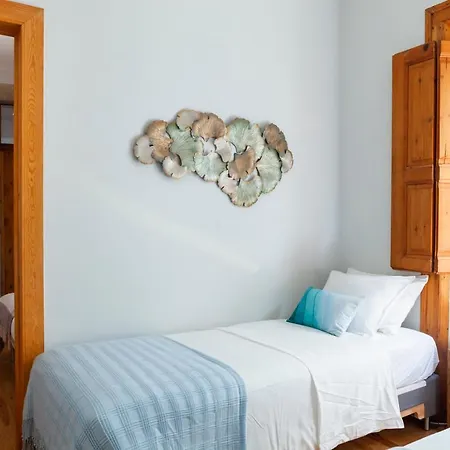 Alfama Terrace With Authentic Xviii Tiles And Historic Notes 3 Bedrooms & 2 Bathrooms Ac *