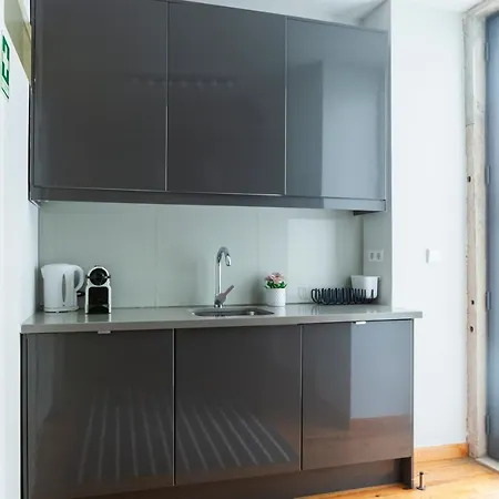 Alfama Terrace With Authentic Xviii Tiles And Historic Notes 3 Bedrooms & 2 Bathrooms Ac * Lisbona