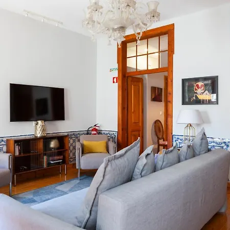 Alfama Terrace With Authentic Xviii Tiles And Historic Notes 3 Bedrooms & 2 Bathrooms Ac Appartamento